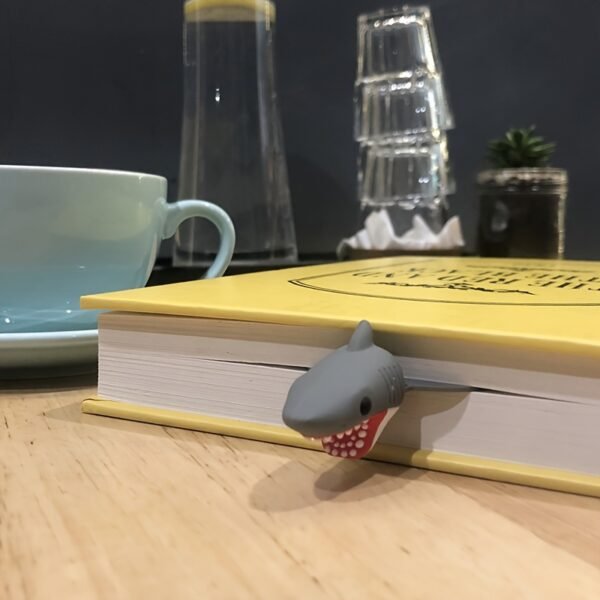 70da4a9d-1f40-40bb-a38a-c9d124ba0a2b.jpg Creative 3D Shark Bookmark for Students Readers and Fun Stationery Collections
